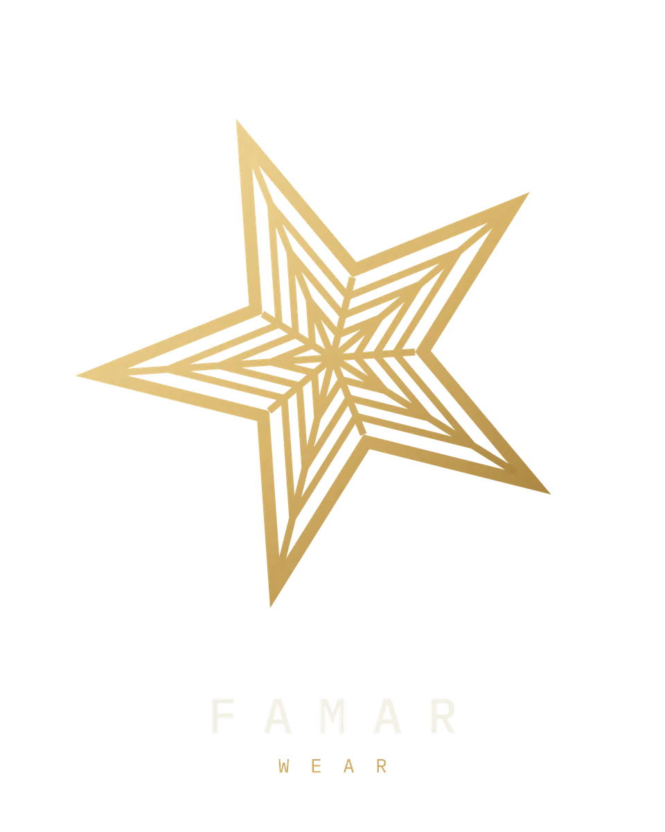 Famar Wear tişörtü: göğüste altın yıldız ve FAMAR yazısı
